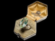 10K Yellow Gold Oval Cut Lime Green Spinel Ring Size 5 3/4