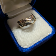 10K Tri Gold White Yellow and Rose Gold Triple Chevron Style V Ring Size 6.5