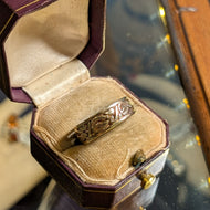 10K Yellow Gold Floral Motif Band Design Ring Size 5.5