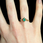 14K Yellow Gold & Pear Shaped Emerald Chevron Ring Size 6