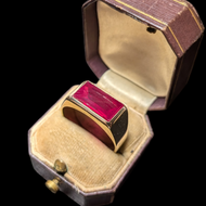 Large 10K Yellow Gold & Synthetic Ruby Rectangular Signet Ring Size 10.5