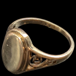 10K Yellow Gold Plain Signet Ring Scroll Work Sides Size 4.5