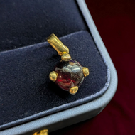 18K Yellow Gold and Garnet Cabochon Pendant