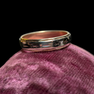 14K Yellow & White Gold Stamped Bevel Band Sunburst / Starburst Size 8 1/4