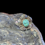 Sterling Silver Native American Feather / Leaf Flanked Turquoise Ring Size 7