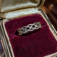 9K Yellow Gold Open Work Braided Celtic Knot Band Ring Size 8.5